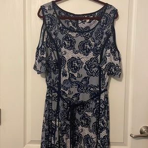 Dark blue lace print